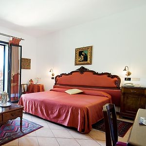 Camera classica con letto king size